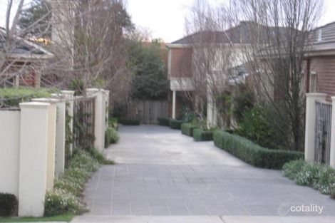 Property photo of 2/64 Gloucester Avenue Berwick VIC 3806