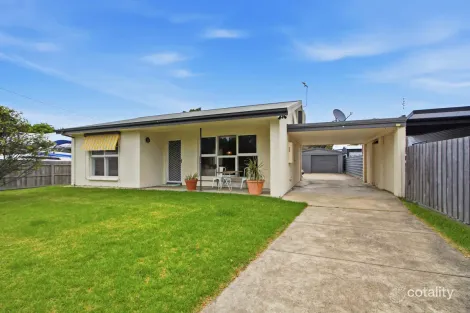 18 Long St, Lakes Entrance, VIC 3909