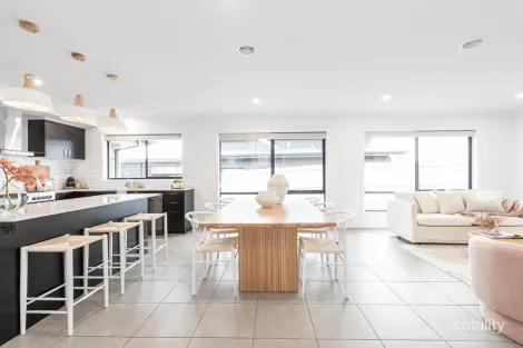Property photo of 7 Brittain Avenue Warrnambool VIC 3280