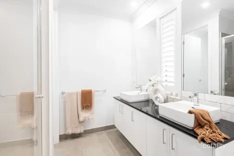 Property photo of 7 Brittain Avenue Warrnambool VIC 3280