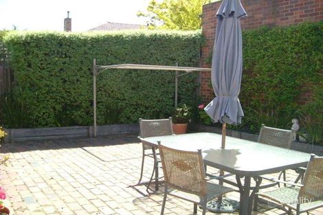 Property photo of 7 Hamlan Place Newtown VIC 3220