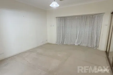 Property photo of 2 Glenvale Place Bourkelands NSW 2650