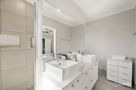 Property photo of 33 Frederick Street Nirimba QLD 4551