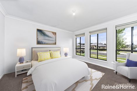 Property photo of 2/25 Kidd Circuit Goulburn NSW 2580