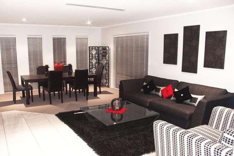Property photo of 28 Walker Circuit Eight Mile Plains QLD 4113