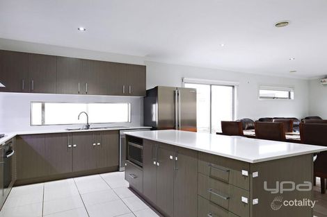 Property photo of 10 Pinnacle Way Plumpton VIC 3335