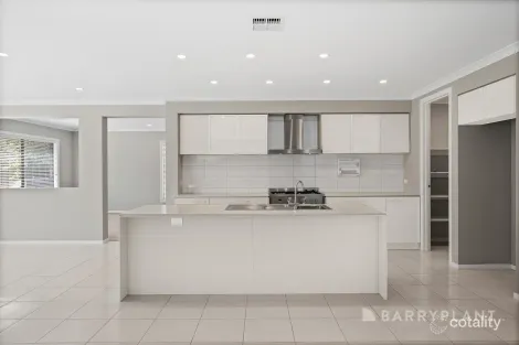 Property photo of 29 Meadowbrook Crescent Warragul VIC 3820