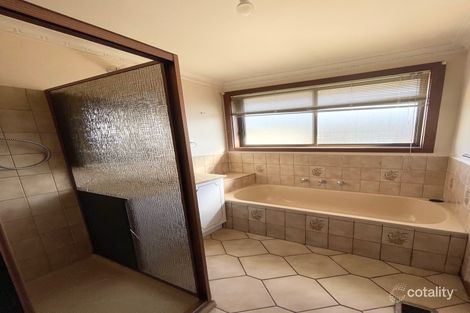 Property photo of 37 St James Avenue Springvale VIC 3171