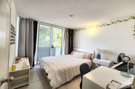 Property photo of 23 Quinton Street Kangaroo Point QLD 4169