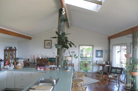Property photo of 77 Rainbow Crescent Dunwich QLD 4183
