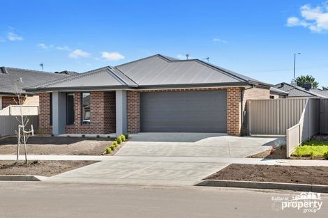 19 Red Robin Dr, Winter Valley, VIC 3358
