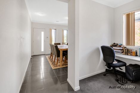 Property photo of 51 Basinview Drive Tarneit VIC 3029