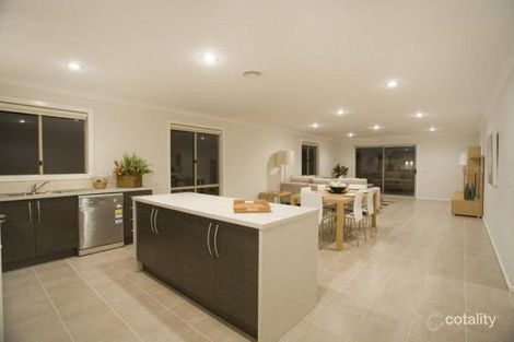 Property photo of 13 Windermere Parade Doreen VIC 3754