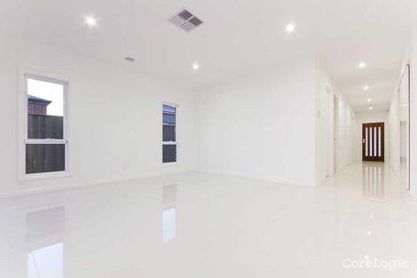 Property photo of 29 Viewmont Avenue Craigieburn VIC 3064