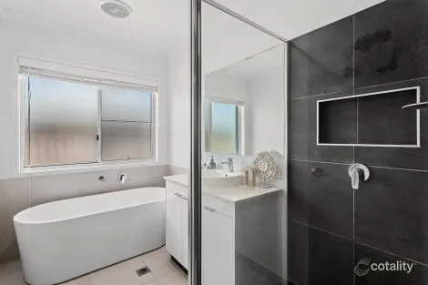 Property photo of 13 Spritsail Crescent Cannon Valley QLD 4800