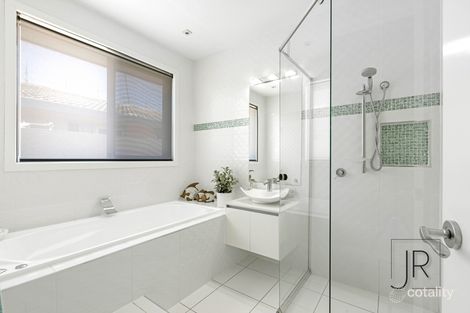 Property photo of 24 Park Avenue Broadbeach Waters QLD 4218