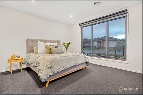 Property photo of 10 Camberwell Parade Mickleham VIC 3064