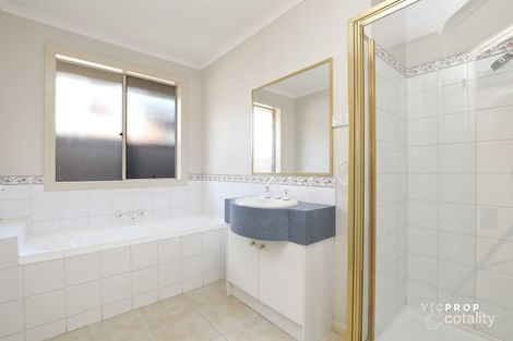 Property photo of 18 Portofino Crescent Point Cook VIC 3030