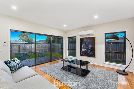Property photo of 2/122 Haughton Road Oakleigh VIC 3166