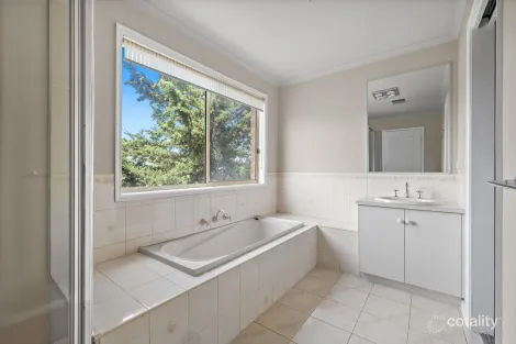 Property photo of 2 Halstead Court Hillside VIC 3037