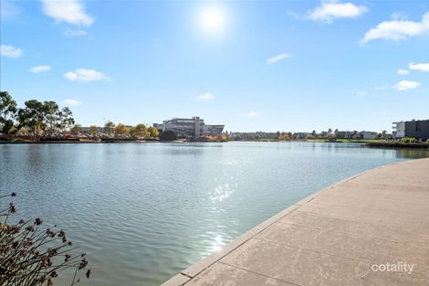 Property photo of 2/76 The Esplanade Caroline Springs VIC 3023