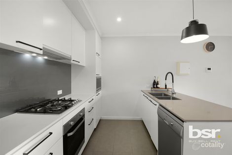 Property photo of 2/76 The Esplanade Caroline Springs VIC 3023