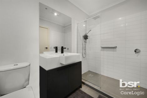 Property photo of 2/76 The Esplanade Caroline Springs VIC 3023