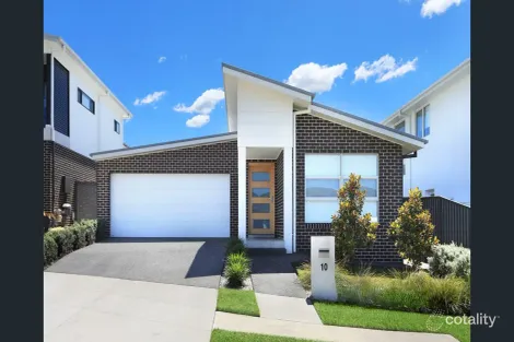 10 Pigeon Cl, Calderwood, NSW 2527