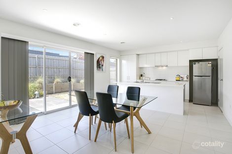 Property photo of 11 Sunflower Circuit Carrum Downs VIC 3201