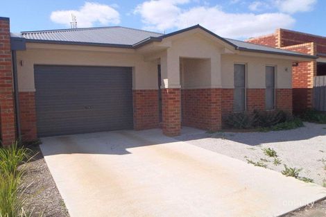 9 School St, California Gully, VIC 3556