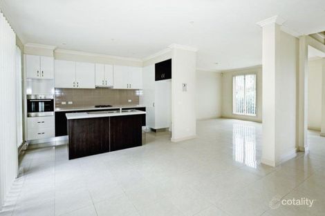 Property photo of 1/245 Lawrence Road Mount Waverley VIC 3149