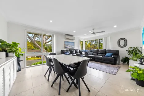 Property photo of 31 Karina Drive Narara NSW 2250
