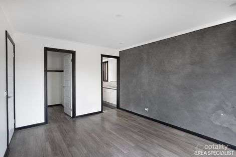 Property photo of 4 Wiltshire Avenue Cranbourne East VIC 3977