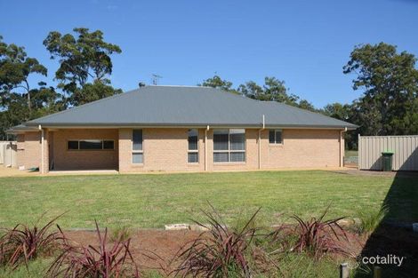 Property photo of 4 Oliver Cove Broulee NSW 2537