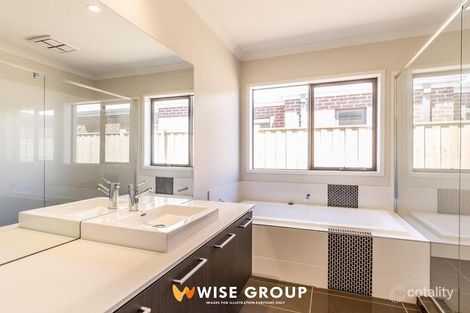 Property photo of 17 Carisbrooke Way Clyde North VIC 3978