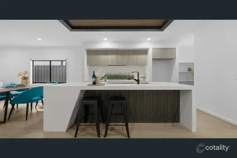 Property photo of 26 Lowline Way Wollert VIC 3750