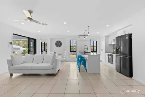 Property photo of 24 Kingfisher Drive Oakhurst QLD 4650