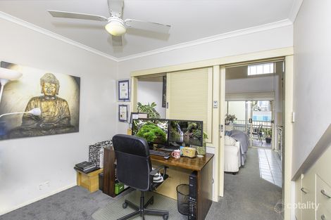Property photo of 355/85 Deakin Street Kangaroo Point QLD 4169