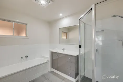 Property photo of 30 Gordon Avenue Newtown QLD 4350