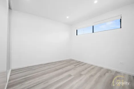Property photo of 2/115 Willan Drive Cartwright NSW 2168
