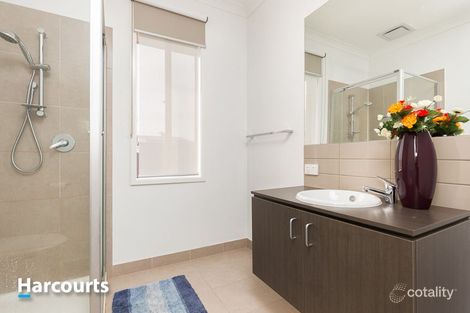 Property photo of 8 Amesbury Way Clyde North VIC 3978