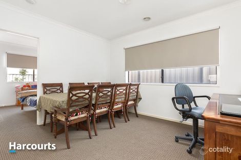 Property photo of 8 Amesbury Way Clyde North VIC 3978