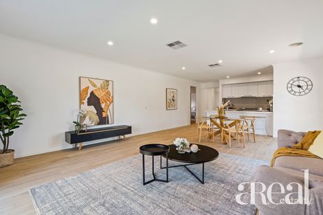 Property photo of 19 Weemala Grove Werribee VIC 3030