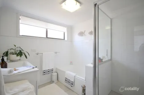 Property photo of 8/17 Surf Parade Broadbeach QLD 4218