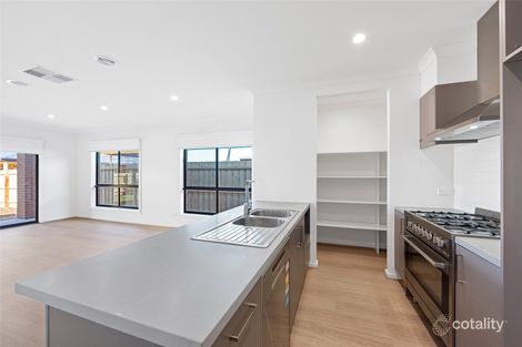 44 Hawkestone St, Melton South, VIC 3338