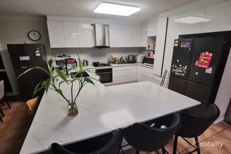 Property photo of 3 Marlborough Place Carindale QLD 4152