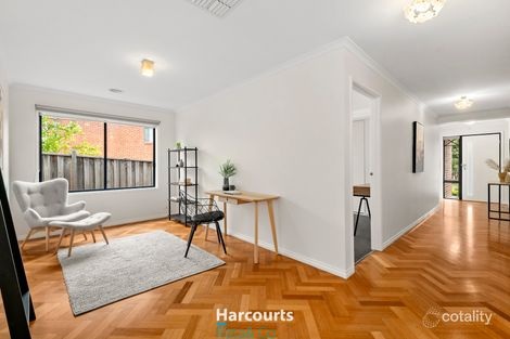 Property photo of 29 Tennyson Circuit Mill Park VIC 3082