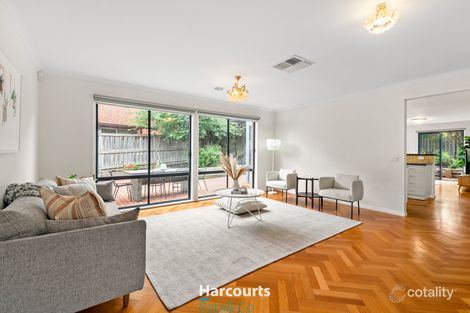 Property photo of 29 Tennyson Circuit Mill Park VIC 3082