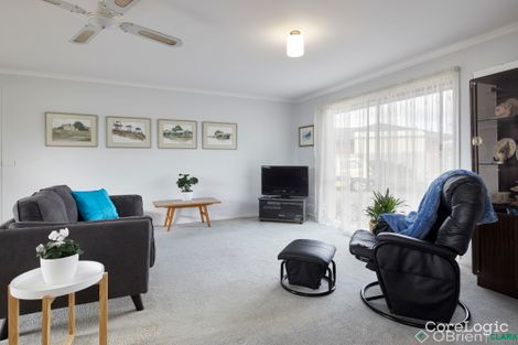 Property photo of 14 Rees Close Drouin VIC 3818