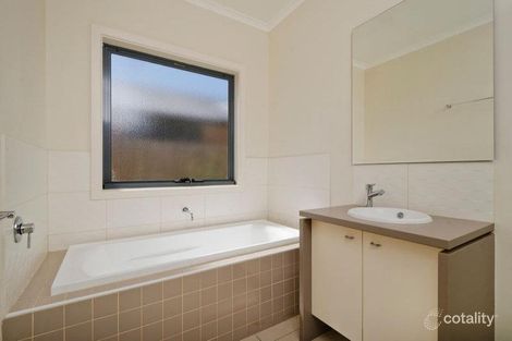 Property photo of 5 Lanark Place Deer Park VIC 3023